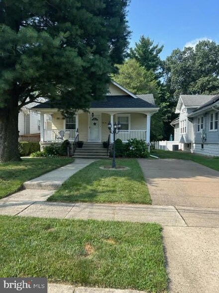 46 Manor Ave, Oaklyn, NJ 08107