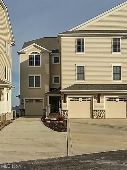 5239 Lake Rd W Unit 206, Ashtabula, OH 44004