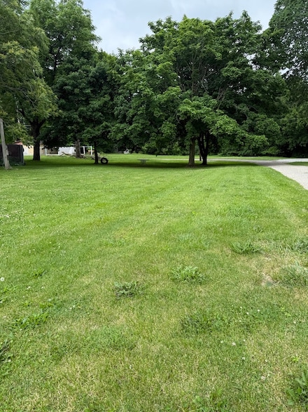 611 S Spruce St, Villa Grove, IL 61956