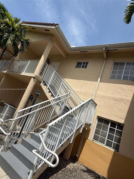 6972 NW 179th St Unit 2124, Hialeah, FL 33015