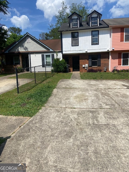 8238 Canyon Forge Dr, Riverdale, GA 30274