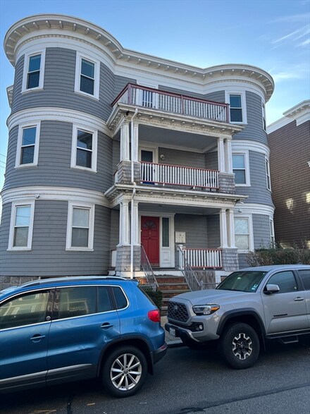 4 Dawes St Unit 2, Dorchester, MA 02125