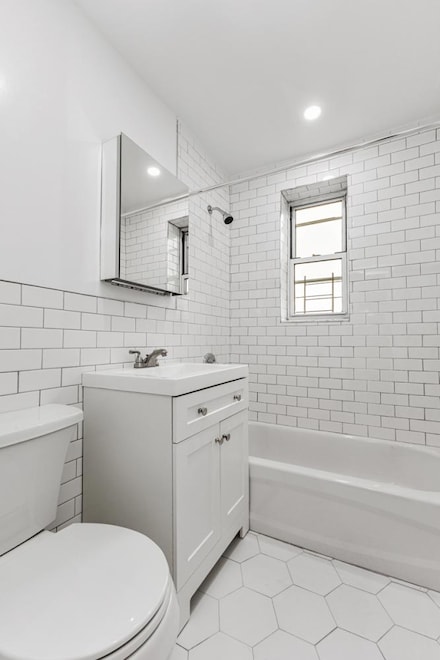 65-45 Yellowstone Blvd Unit 6E, Forest Hills, NY 11375