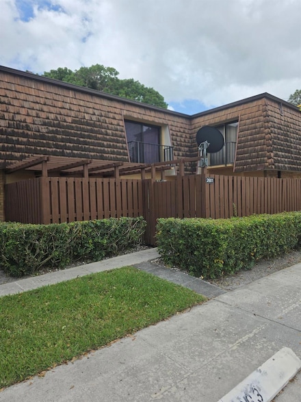 2601 26th Ln, Green Acres, FL 33463