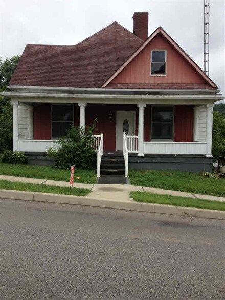 567 S Summit St, French Lick, IN 47432