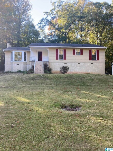 211 Primrose Path, Sylacauga, AL 35150