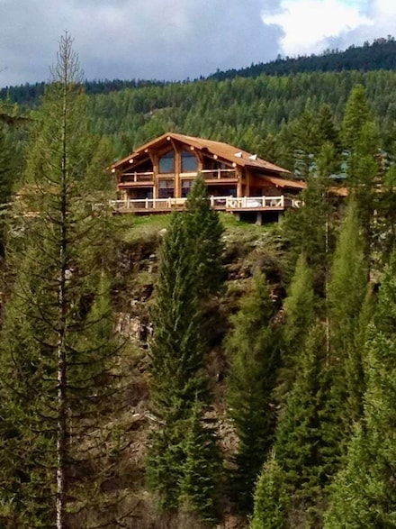 200 Cliff Creek Rd, Whitefish, MT 59937