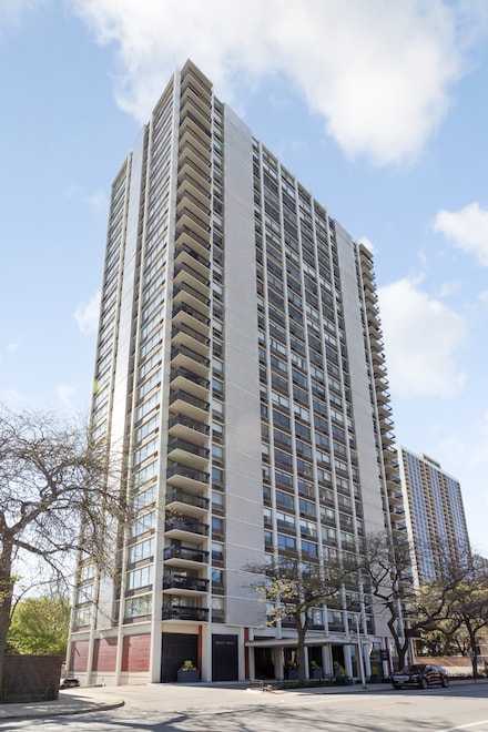 1455 N Sandburg Terrace Unit 2708B, Chicago, IL 60610