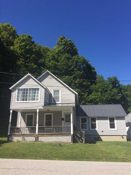 27 Green Square, Proctor, VT 05765