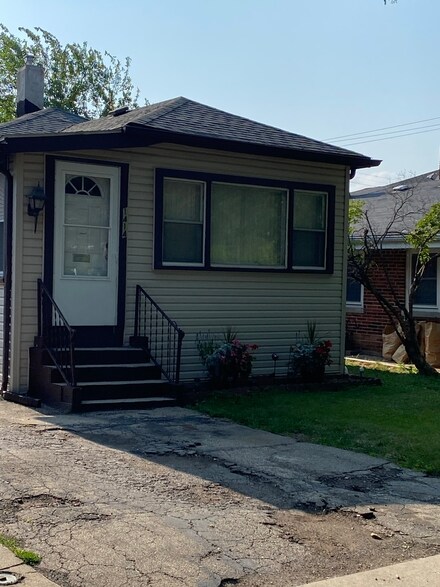 1414 N 35th Ave, Melrose Park, IL 60160