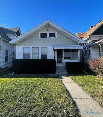 666 Valleywood Dr, Toledo, OH 43605