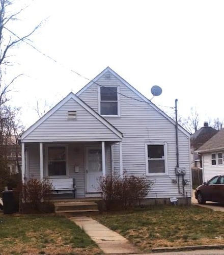 29 Coolidge Ave, Amity Harbor, NY 11701