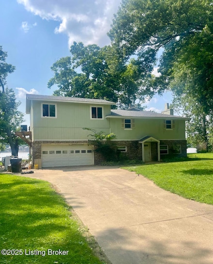 6000 Transylvania Beach Rd, Prospect, KY 40059
