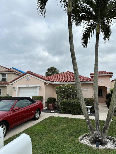 7230 Burgess Dr, Lake Worth, FL 33467