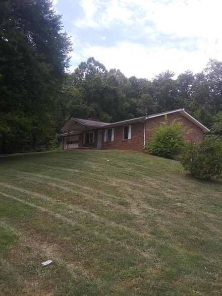 482 Satterfield Rd, Luttrell, TN 37779