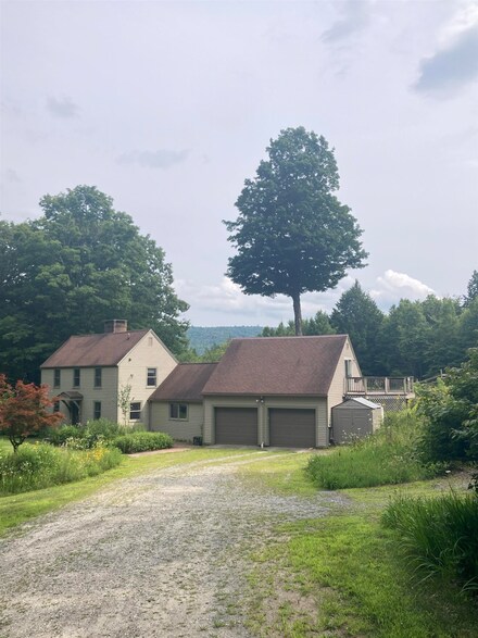 57 Newfane Hill Rd, Newfane, VT 05345