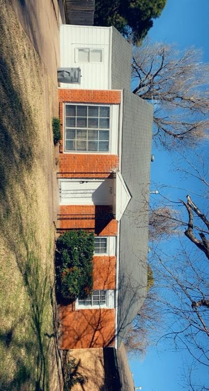 2505 NW Lincoln Ave, Lawton, OK 73505