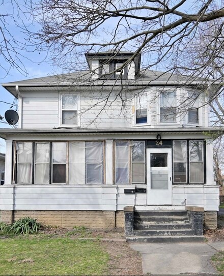 24 Philippa Ave, Waukegan, IL 60085