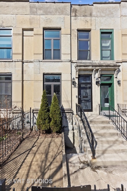 3342 S Giles Ave, Chicago, IL 60616