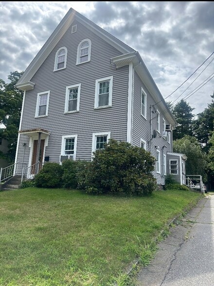 334 W Britannia St, Taunton, MA 02780