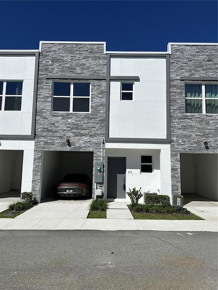 612 Trikomo Dr, Davenport, FL 33896