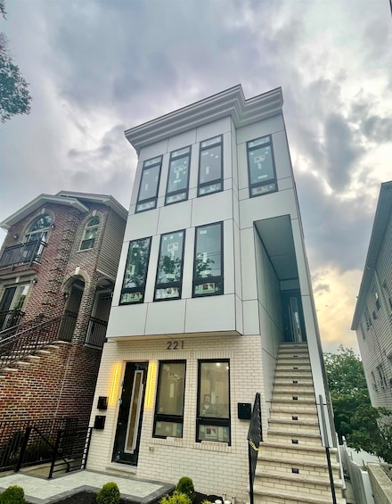 221 Columbia Ave Unit 1, Jersey City, NJ 07307