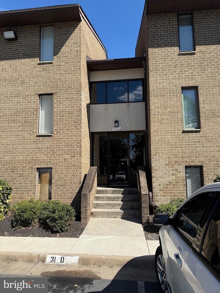 531 Florida Ave Unit 104, Herndon, VA 20170