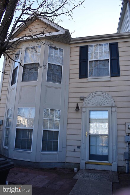 586 Hollyberry Way, Frederick, MD 21703