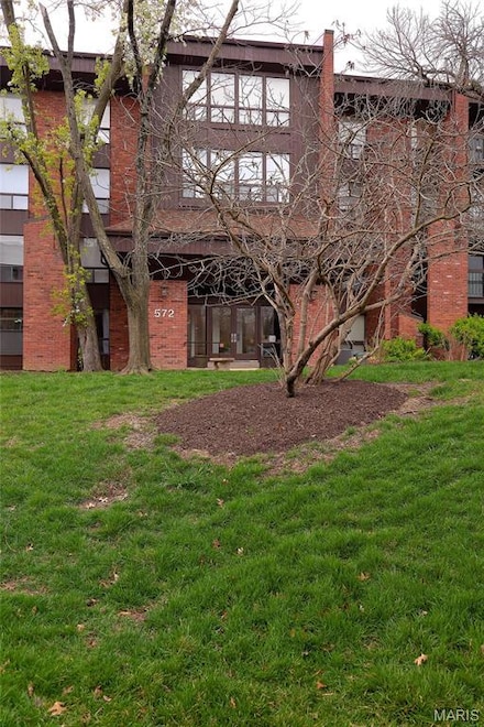 572 Coeur de Royale Dr Unit 108, Saint Louis, MO 63141