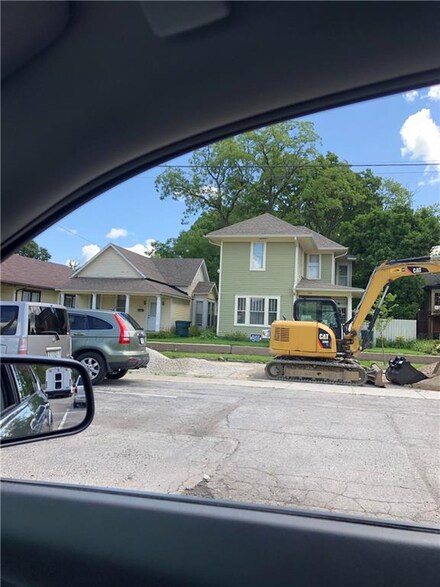 208 N Monroe St, Muncie, IN 47305