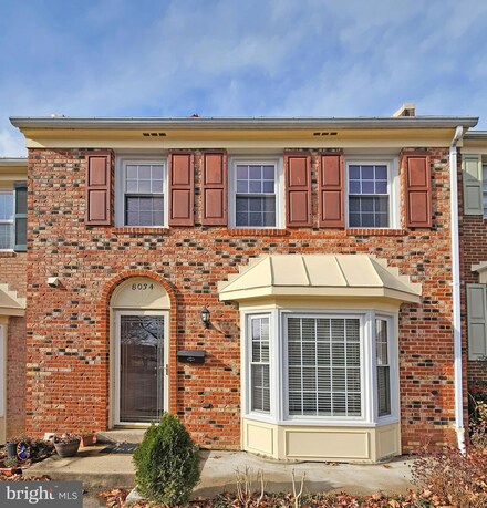 8034 Sleepy View Ln, Springfield, VA 22153