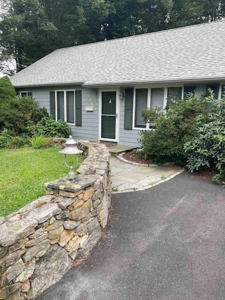 138 Central St, Narragansett, RI 02882