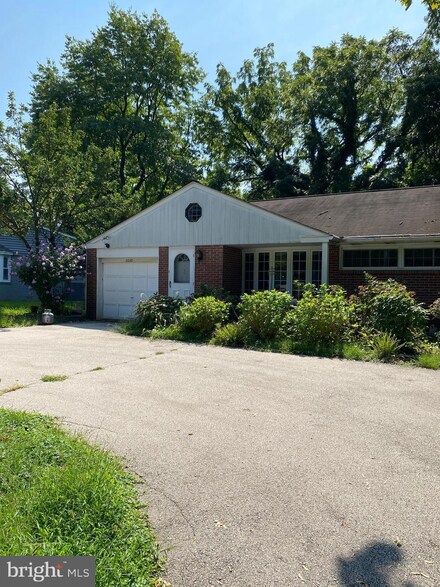 1010 Church Rd, Wyncote, PA 19095