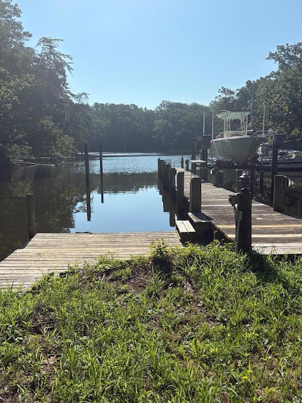 242 Oyster Cove Landing, Hartfield, VA 23071