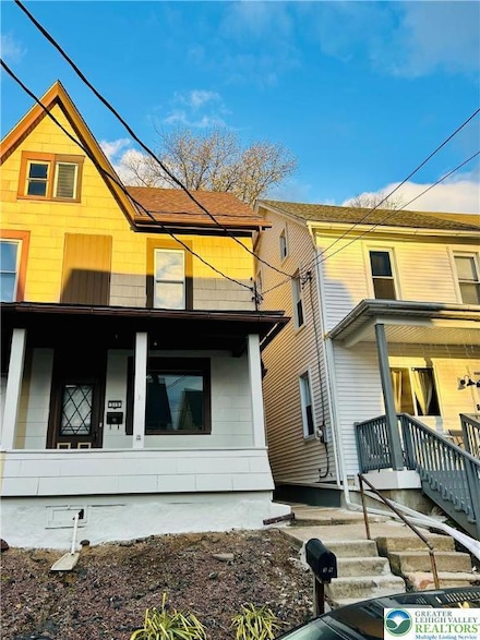 319 1st St, Slatington, PA 18080
