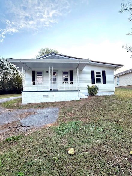 711 S Hook St, Tuscumbia, AL 35674