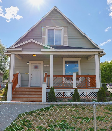 1327 N Howard St, Spokane, WA 99201