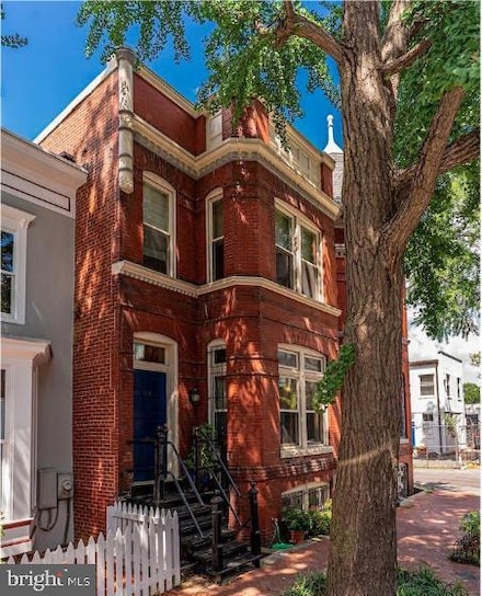 1415 Swann St NW, Washington, DC 20009