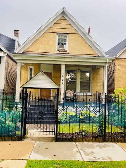 3513 W Beach Ave, Chicago, IL 60651