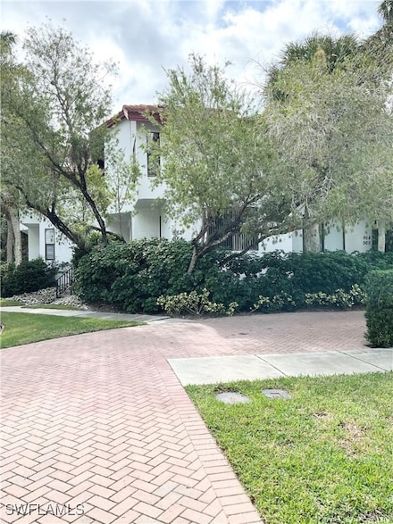 964 8th Ave S Unit B2, Naples, FL 34102