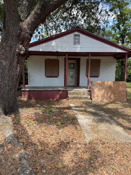 204 Lewis St, Walterboro, SC 29488