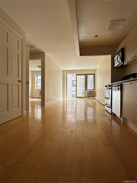 8375 117th St Unit 3B, Richmond Hill, NY 11418