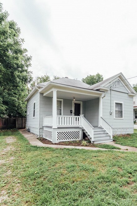 614 S Douglas Ave, Springfield, MO 65806