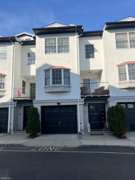 3 Harbor Front Ct, Elizabeth, NJ 07206