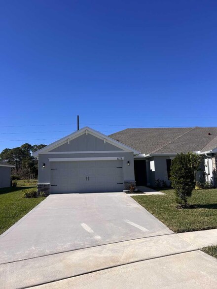 5175 Modeno St, Fort Pierce, FL 34951