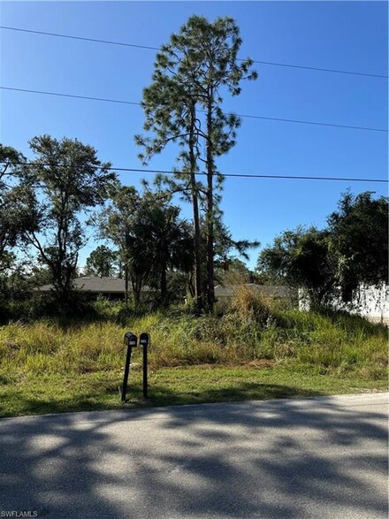 4741-4743 29th St SW, Lehigh Acres, FL 33973