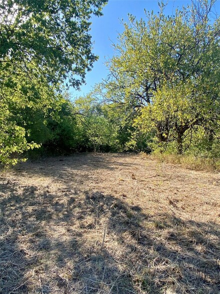 3331 County Road 2130, Telephone, TX 75447