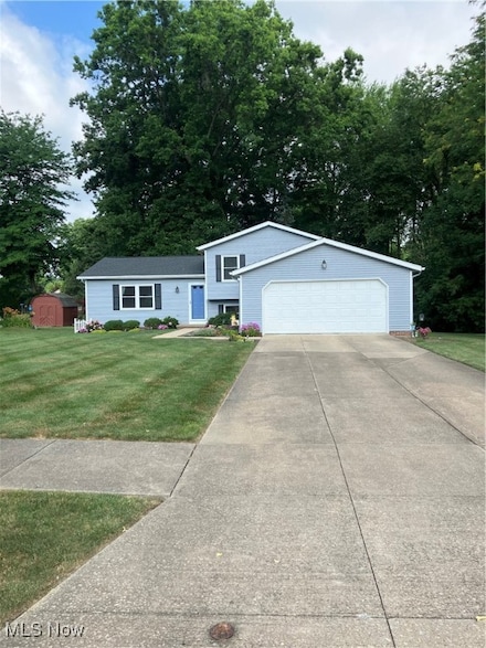 9589 Brayes Manor Dr, Mentor, OH 44060