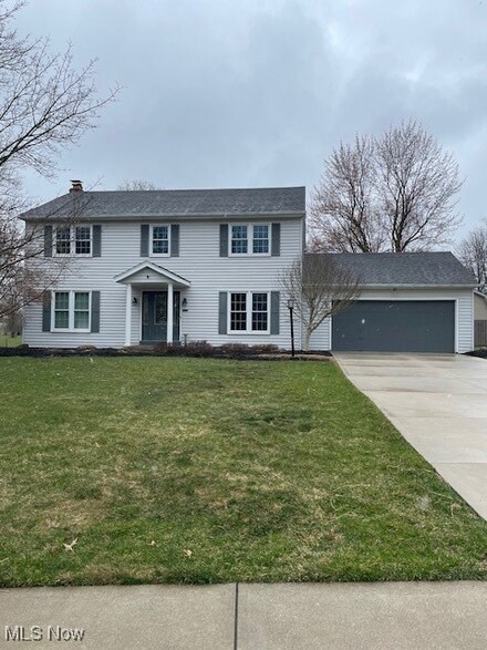 3384 Antony Dr, Broadview Heights, OH 44147