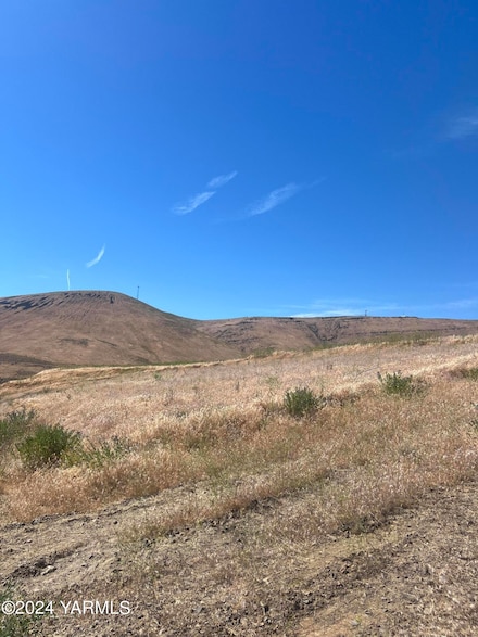 NNA Roza Hill Dr, Yakima, WA 98901